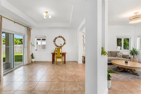 a view of a livingroom with furniture and a livingroom