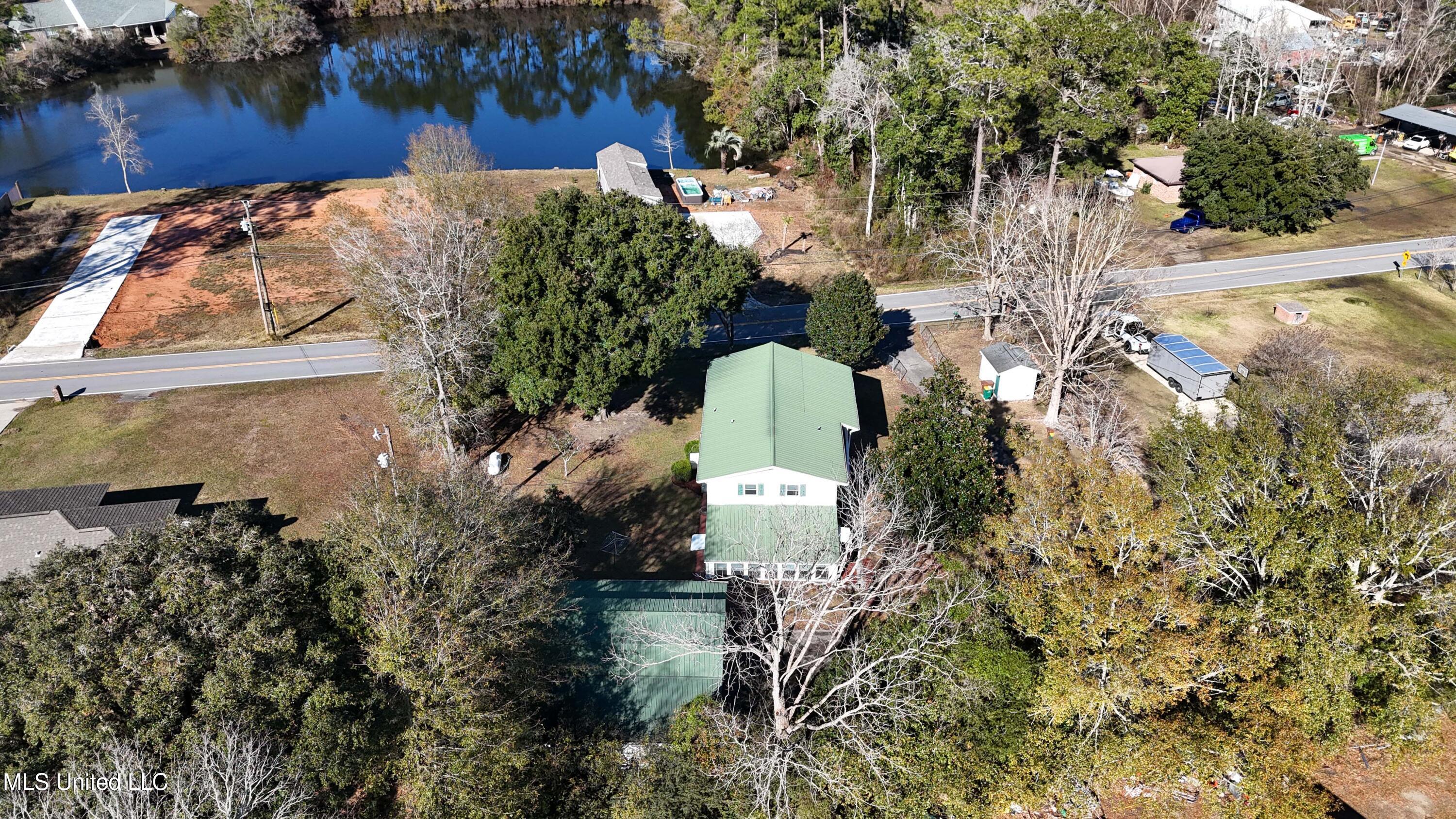 14120 Big John Road Biloxi, MS 39532 - Photo 34 of 38 034