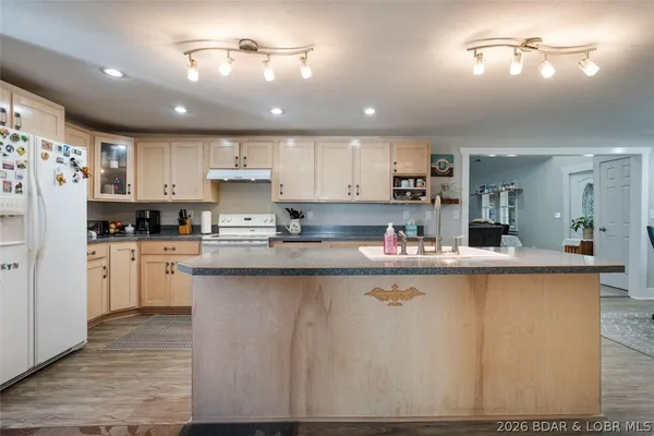 $475,500 | 406 South Godfrey Avenue, Eldon, MO 65026