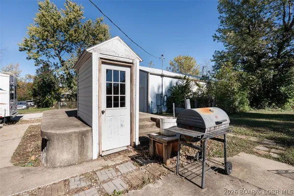 $475,500 | 406 South Godfrey Avenue, Eldon, MO 65026