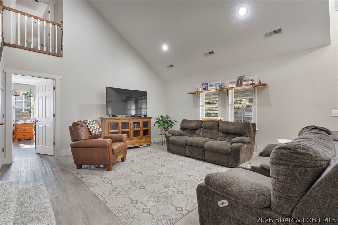 406 South Godfrey Avenue Eldon, MO 65026 - Photo 7 of 66 Spacious living room freshly painted.