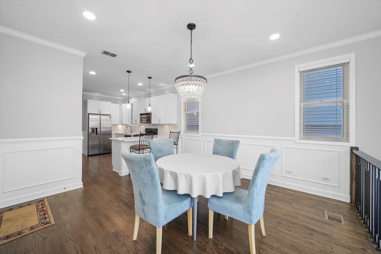 2515 West Harrison Street, Unit 1 Chicago, IL 60612 - Photo 5 of 43 a dining room with furniture and window