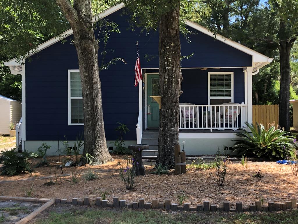 604 4th Street West Carrabelle, FL 32322 - Photo 1 of 35