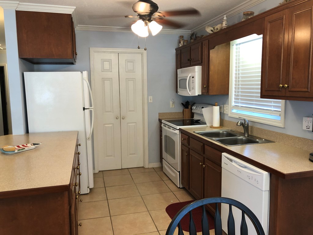 604 4th Street West Carrabelle, FL 32322 - Photo 15 of 35