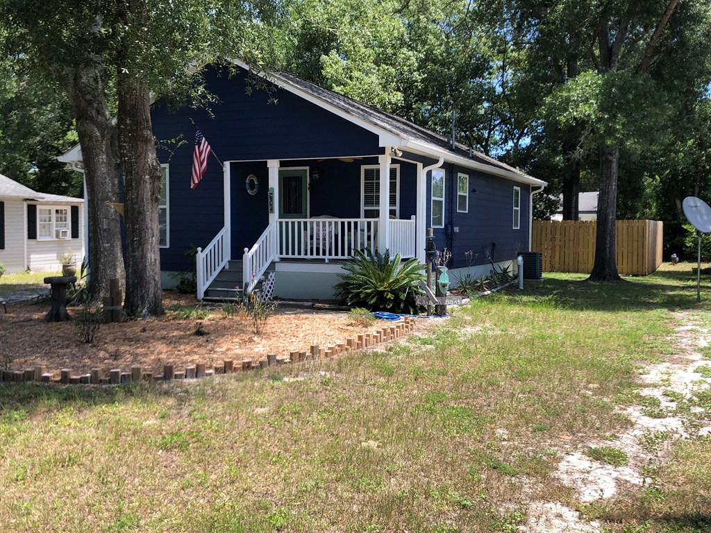 604 4th Street West Carrabelle, FL 32322 - Photo 3 of 35