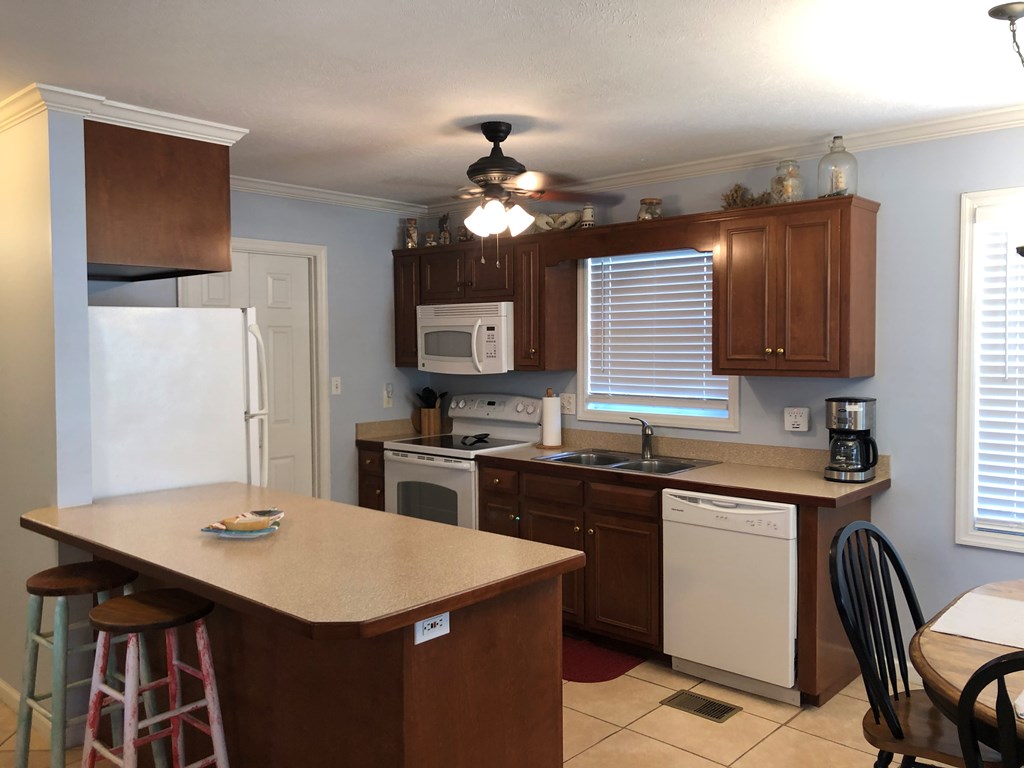 604 4th Street West Carrabelle, FL 32322 - Photo 8 of 35