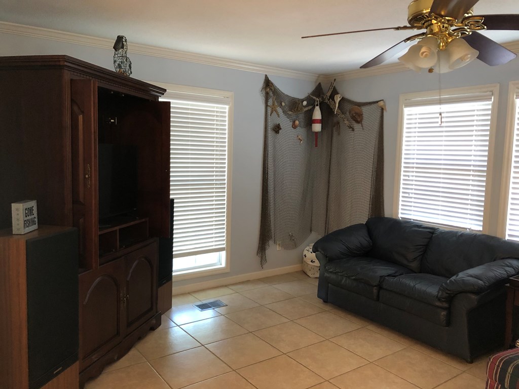 604 4th Street West Carrabelle, FL 32322 - Photo 10 of 35