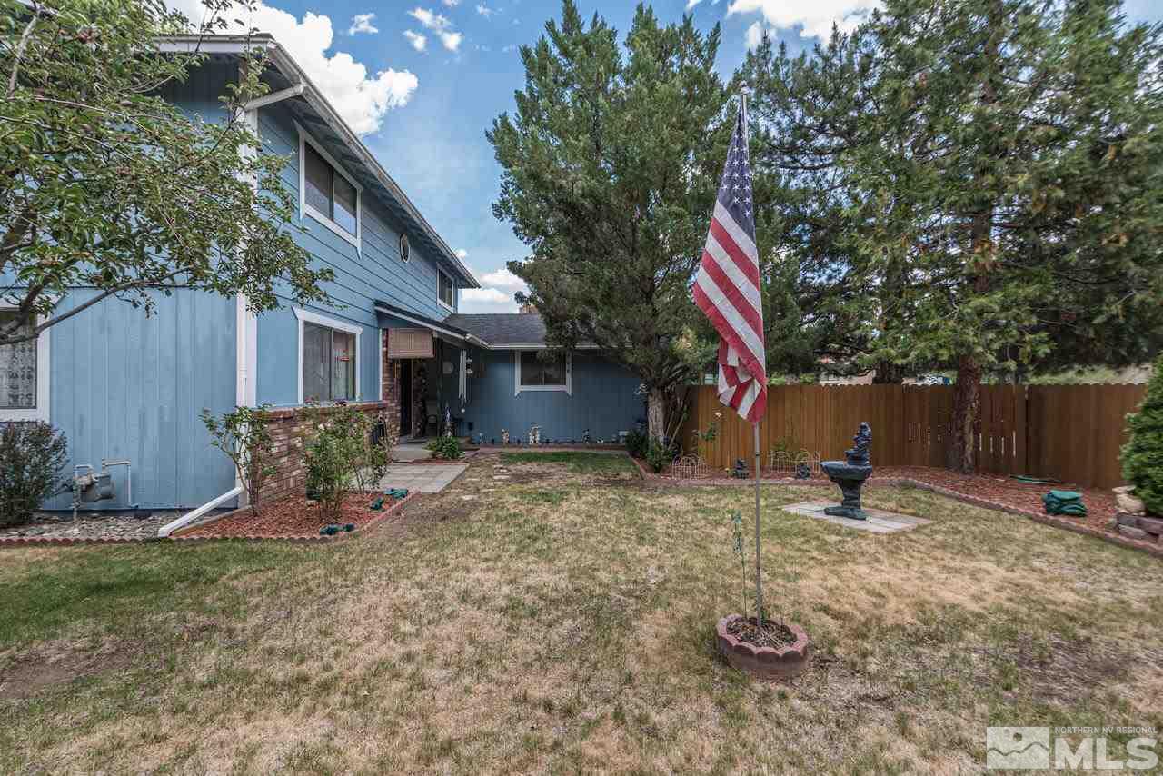 1985 Mayberry Drive Reno, NV 89509 - Photo 18 of 21 a backyard of a house with trampoline