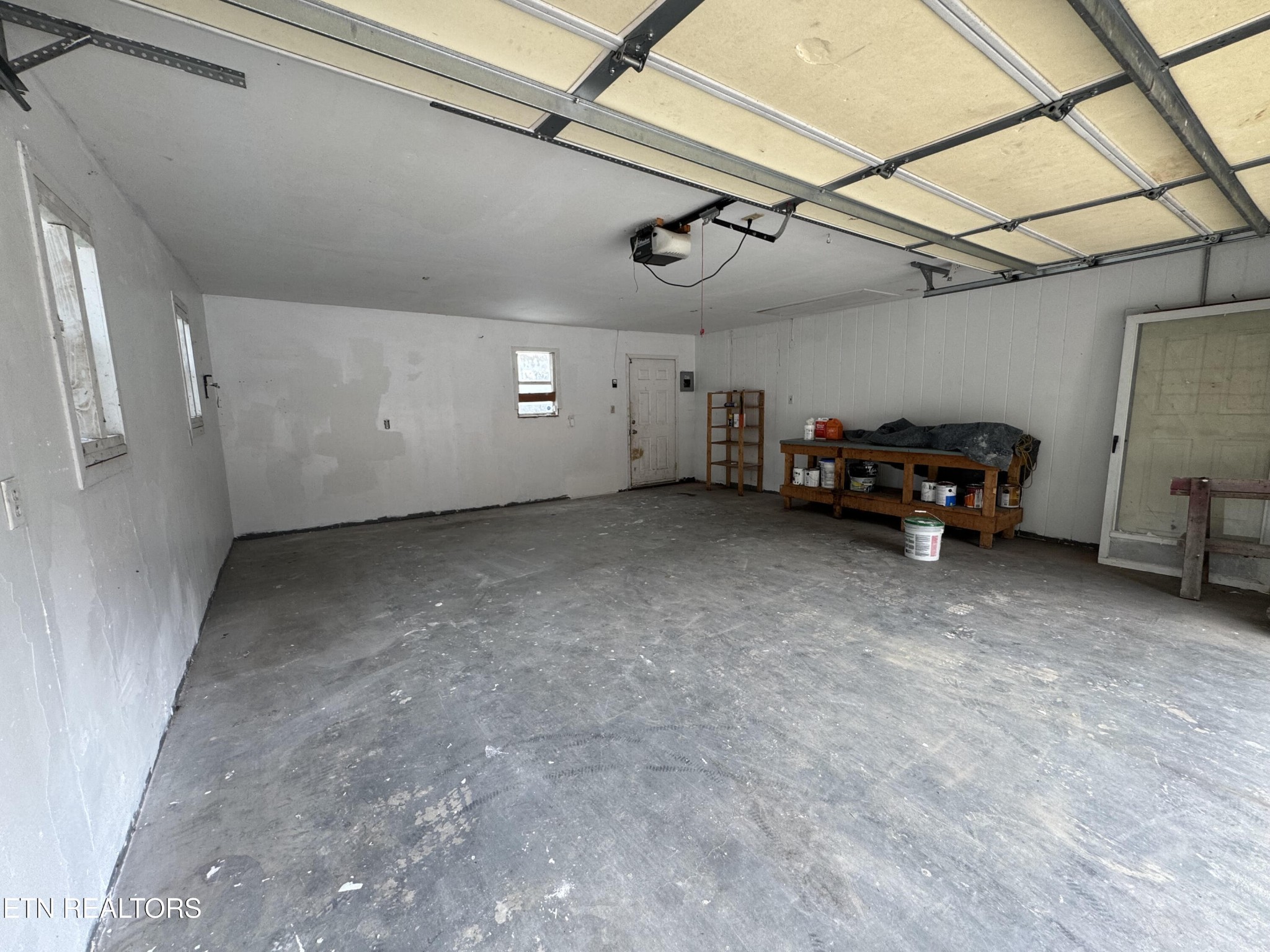 630 South Proctor Boulevard Oneida, TN 37841 - Photo 27 of 32 a view of a garage
