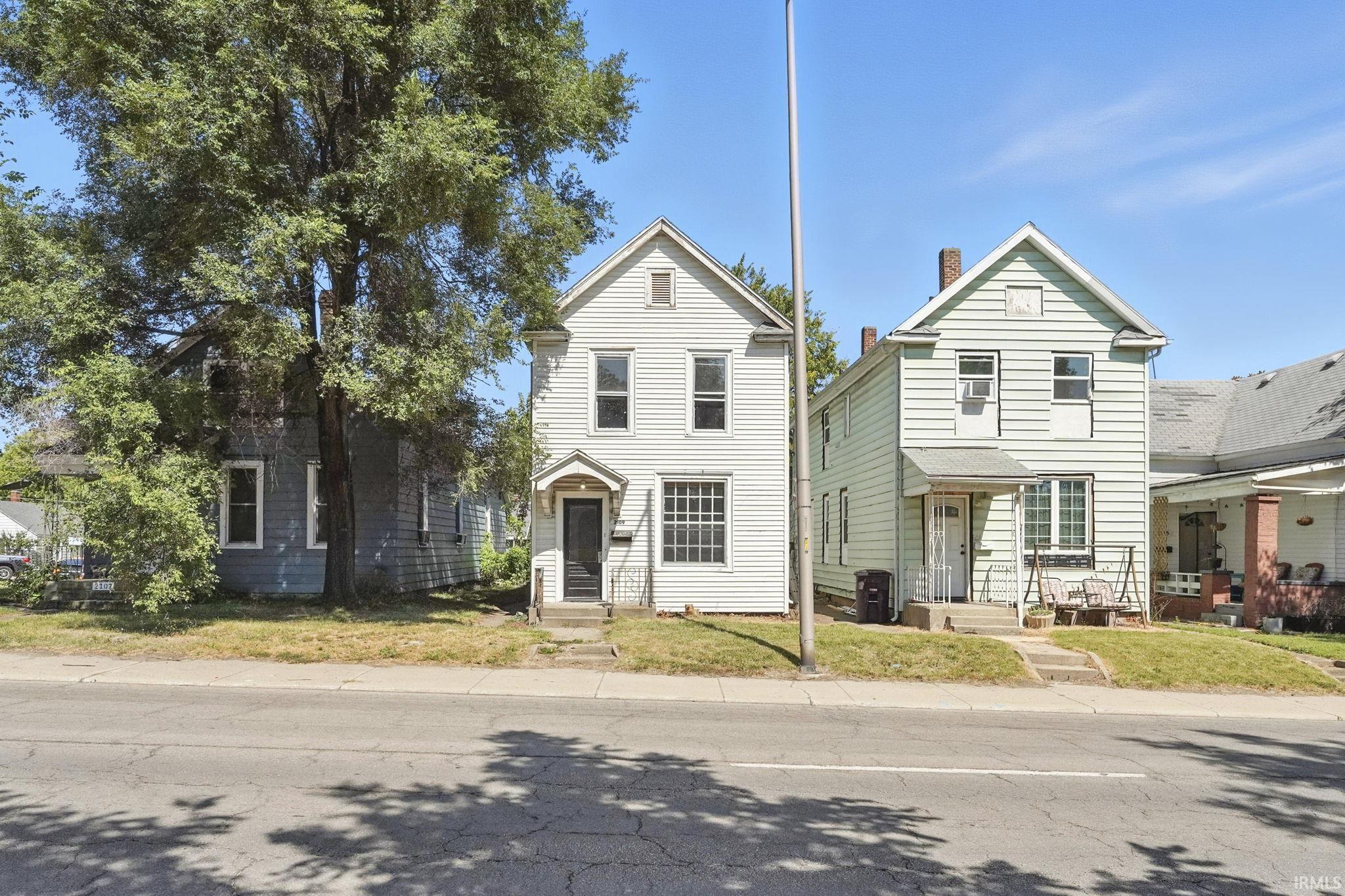 2109 Maumee Avenue Fort Wayne, IN 46803 - Photo 2 of 20