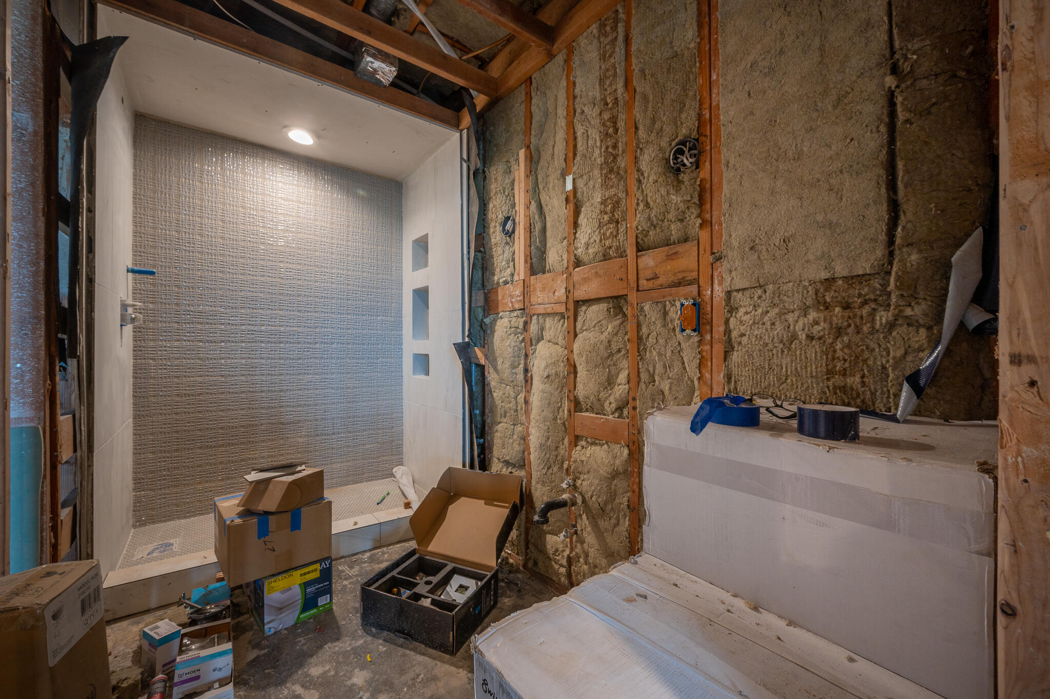277 East Alejo Road, Unit 113 Palm Springs, CA 92262 - Photo 9 of 27 a bathroom with a sink toilet and shower