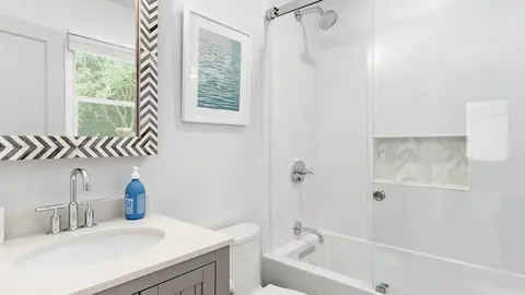 115 Isle Of Wight Road, East Hampton, NY 11937