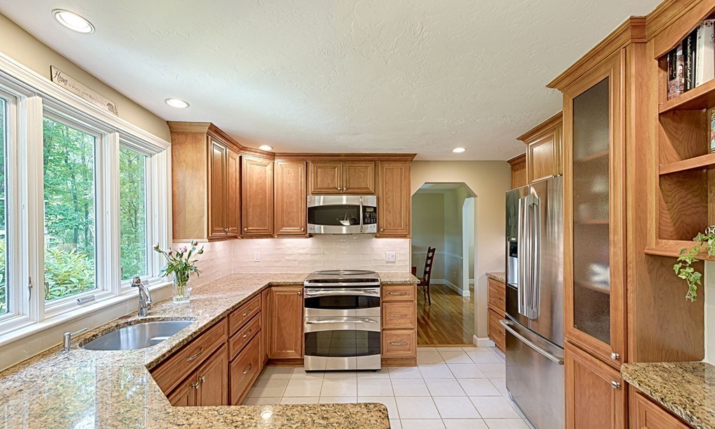 52 Edgewood Road Southborough, MA 01772 - Photo 6 of 26 Gallery Image 6