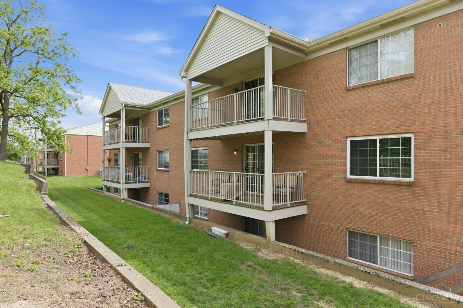 3543 Jessup Road, Unit 2B Cincinnati, OH 45239 - Photo 24 of 31 Exterior community view highlighting maintained grounds and building condition
