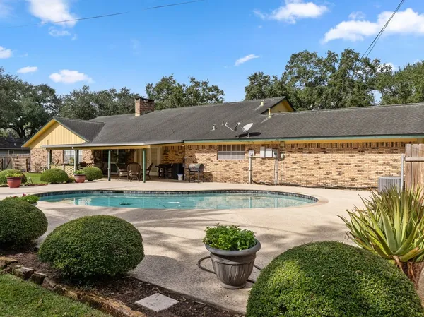 $525,000 | 3012 Encino Avenue, Bay City, TX 77414