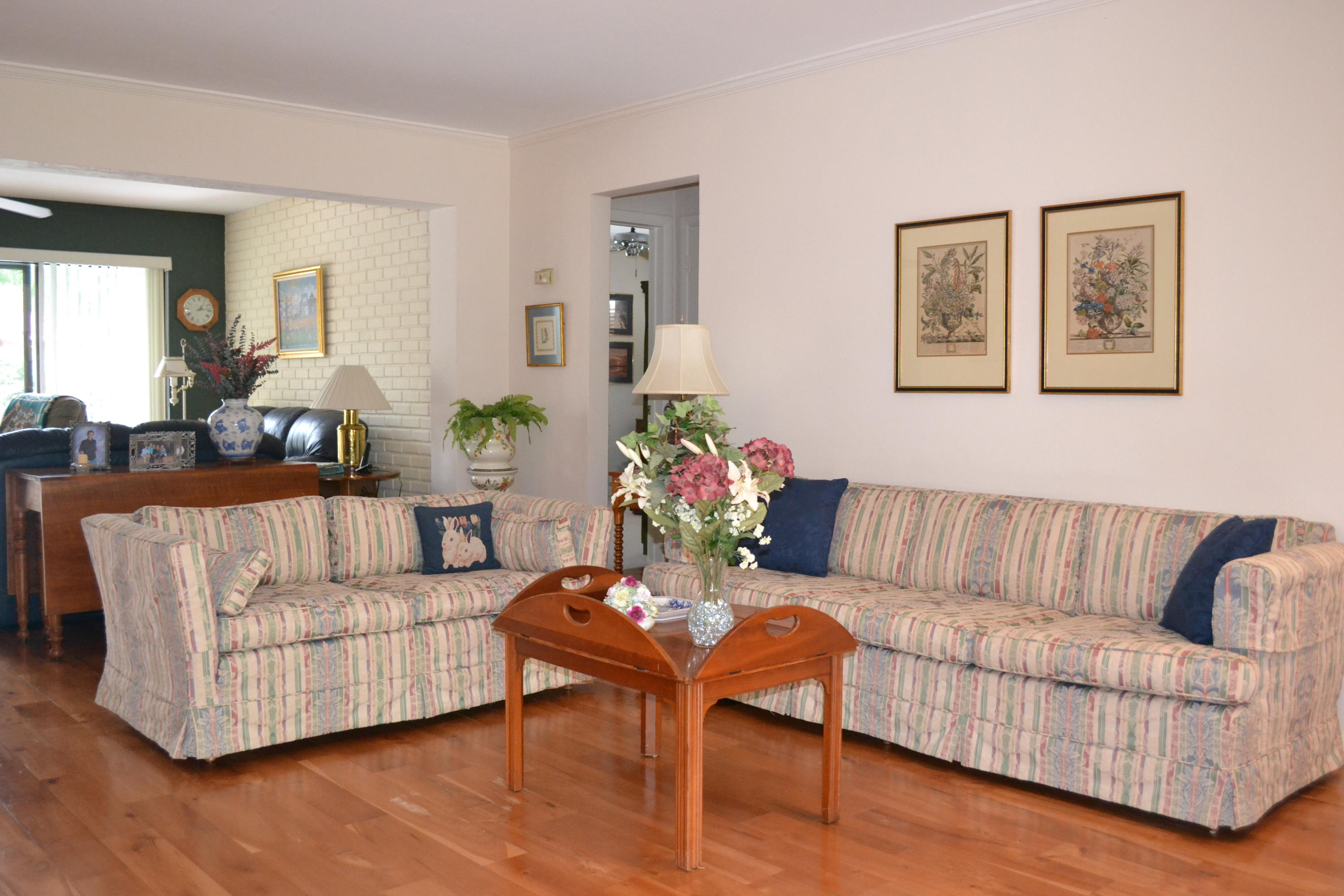 263 Northeast 25th Street Boca Raton, FL 33431 - Photo 6 of 33 Living Room
