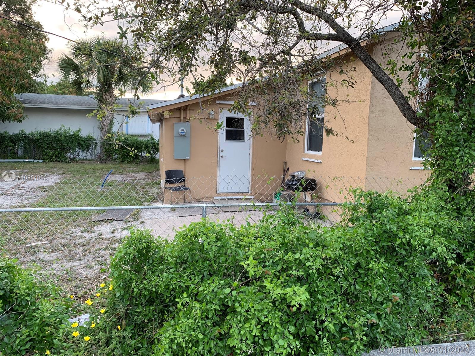 717 West 7th Street Riviera Beach, FL 33404 - Photo 4 of 24
