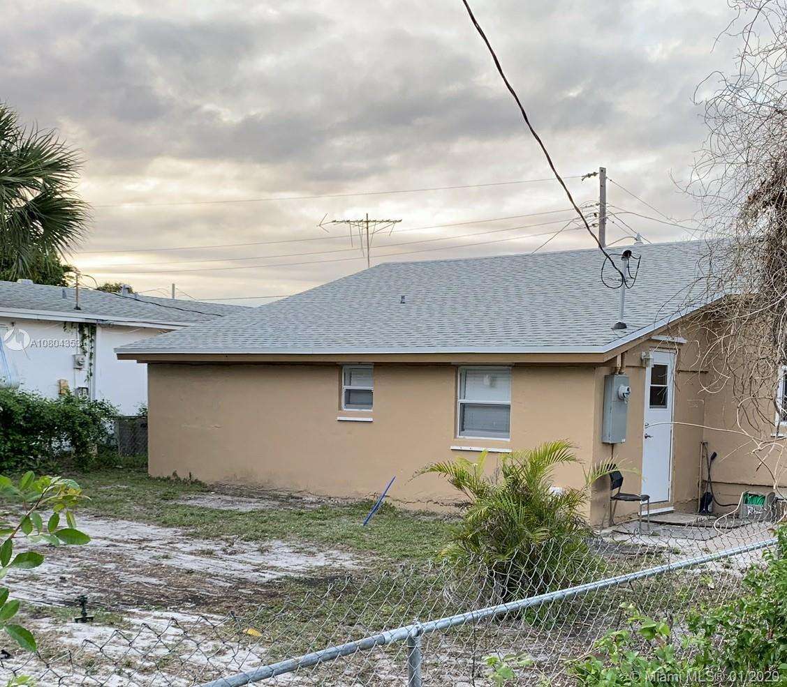 717 West 7th Street Riviera Beach, FL 33404 - Photo 5 of 24