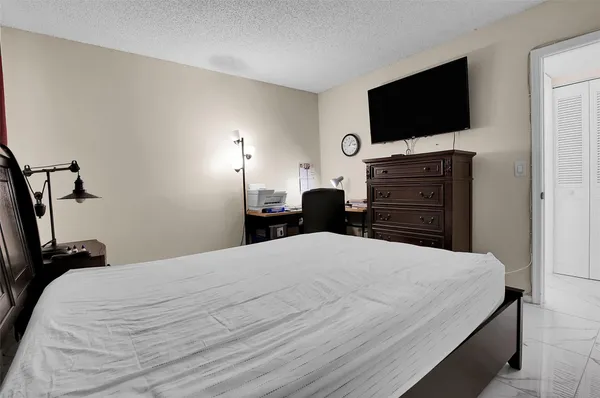 $2,200 | 260 Northwest 76th Avenue, Margate, FL 33063