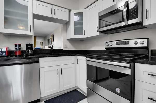 $2,200 | 260 Northwest 76th Avenue, Margate, FL 33063