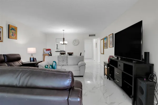 $2,200 | 260 Northwest 76th Avenue, Margate, FL 33063