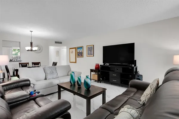 $2,200 | 260 Northwest 76th Avenue, Margate, FL 33063