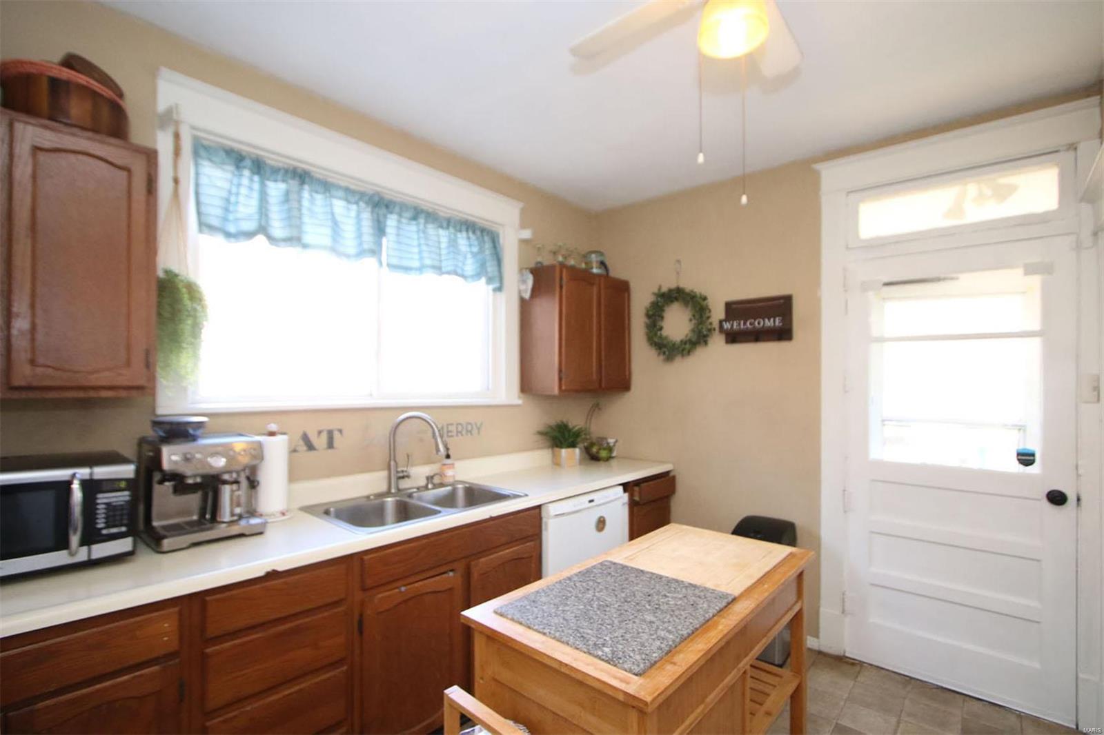 1106 Troy Road Edwardsville, IL 62025 - Photo 10 of 26 Gallery Image 10