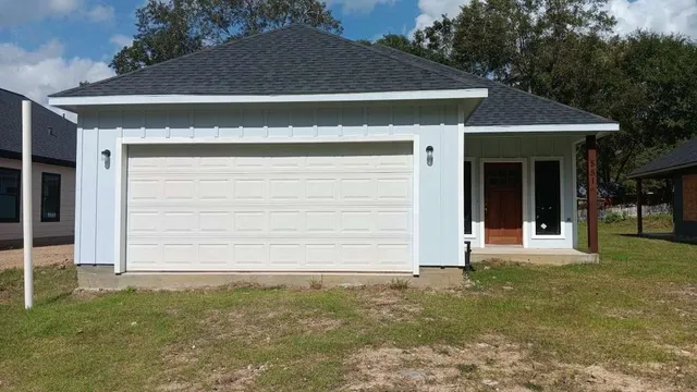 $193,999 | 551 White Oak Drive, Houston, TX 77336