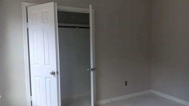 $193,999 | 551 White Oak Drive, Houston, TX 77336