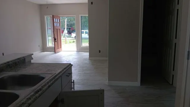 $193,999 | 551 White Oak Drive, Houston, TX 77336