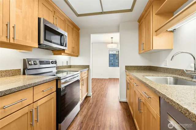 $460,000 | 1301 Spring Street, Unit 8B, Seattle, WA 98104