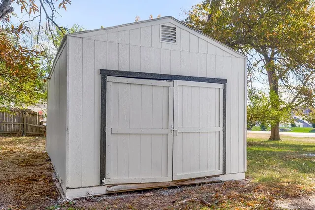 $329,000 | 1800 East Blue Ridge Boulevard, Kansas City, MO 64146