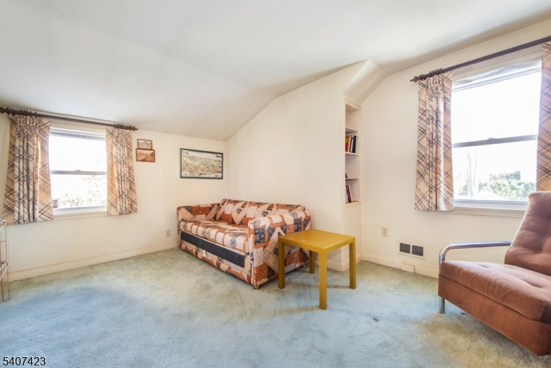 272 Old Tote Road Mountainside, NJ 07092 - Photo 11 of 17