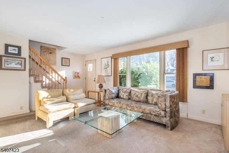 272 Old Tote Road Mountainside, NJ 07092 - Photo 2 of 17