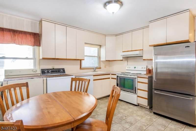 272 Old Tote Road Mountainside, NJ 07092 - Photo 6 of 17