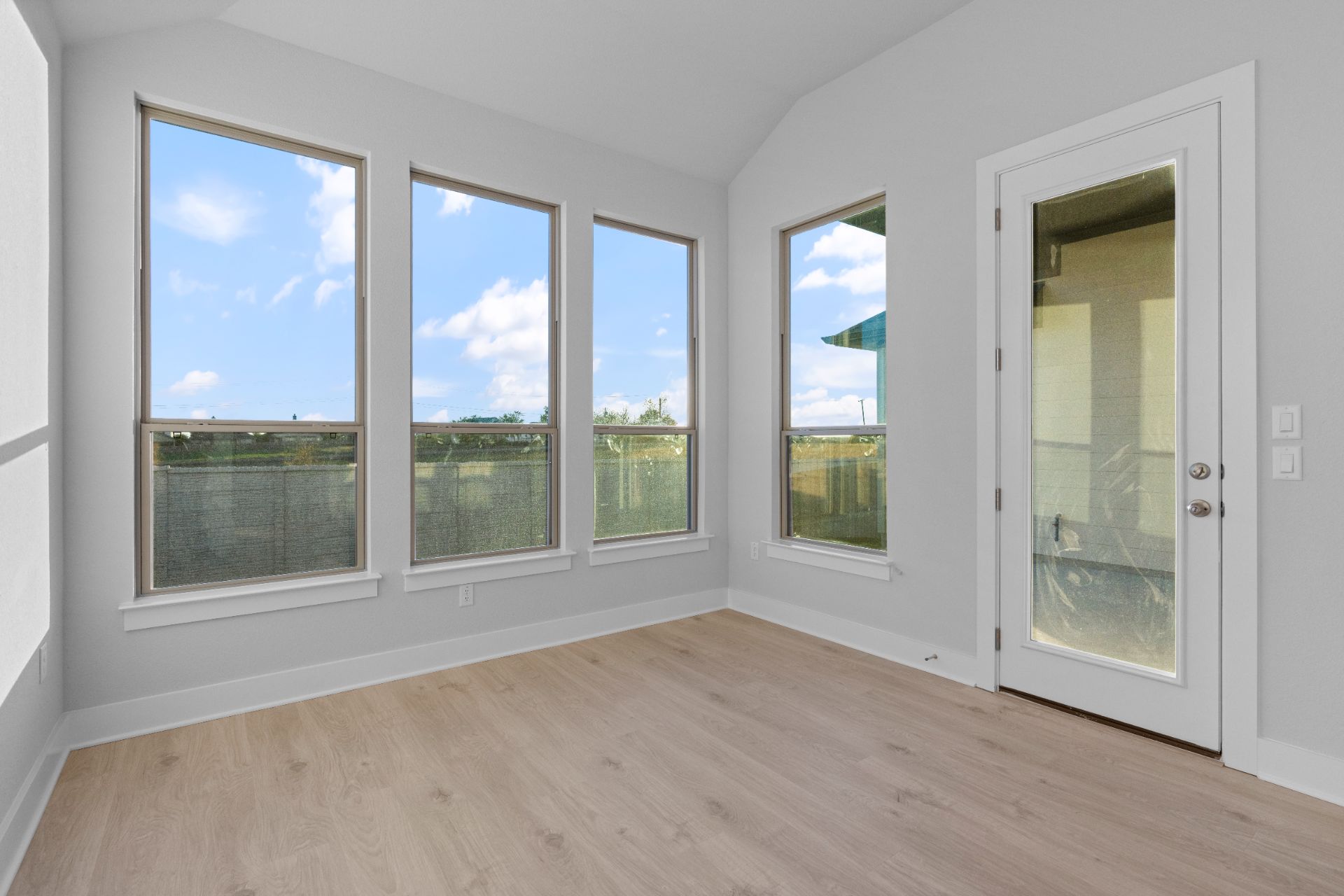 17421 Graces Path Pflugerville, TX 78660 - Photo 13 of 38 Casual Dining off of Kitchen