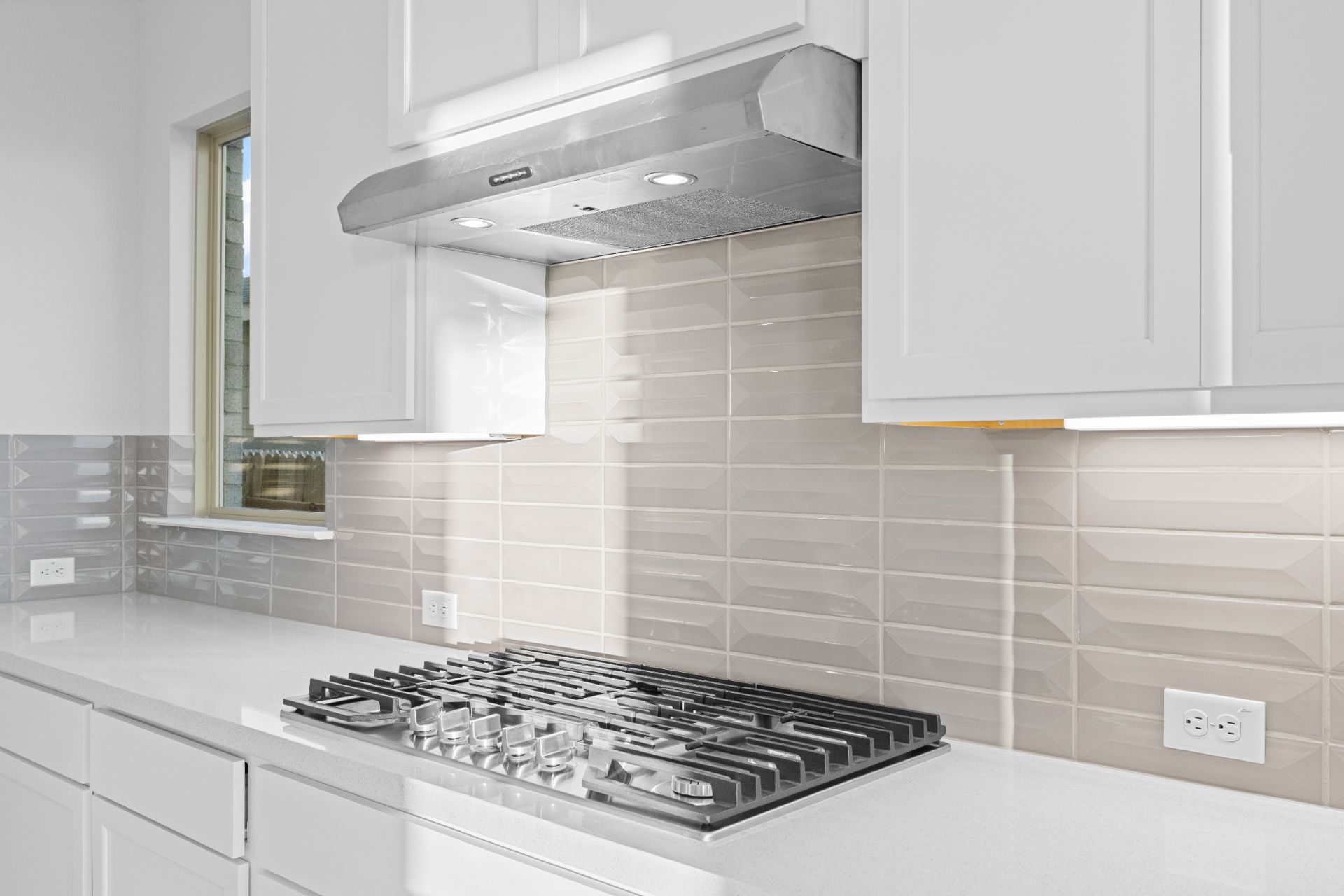 17421 Graces Path Pflugerville, TX 78660 - Photo 10 of 38 Stunning finishes in Light & Bright Kitchen