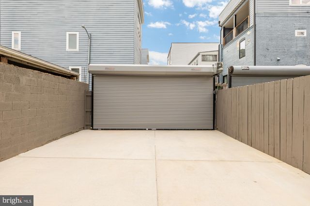 $1,312,500 | 2422 North Capitol Street Northwest, Washington, DC 20002