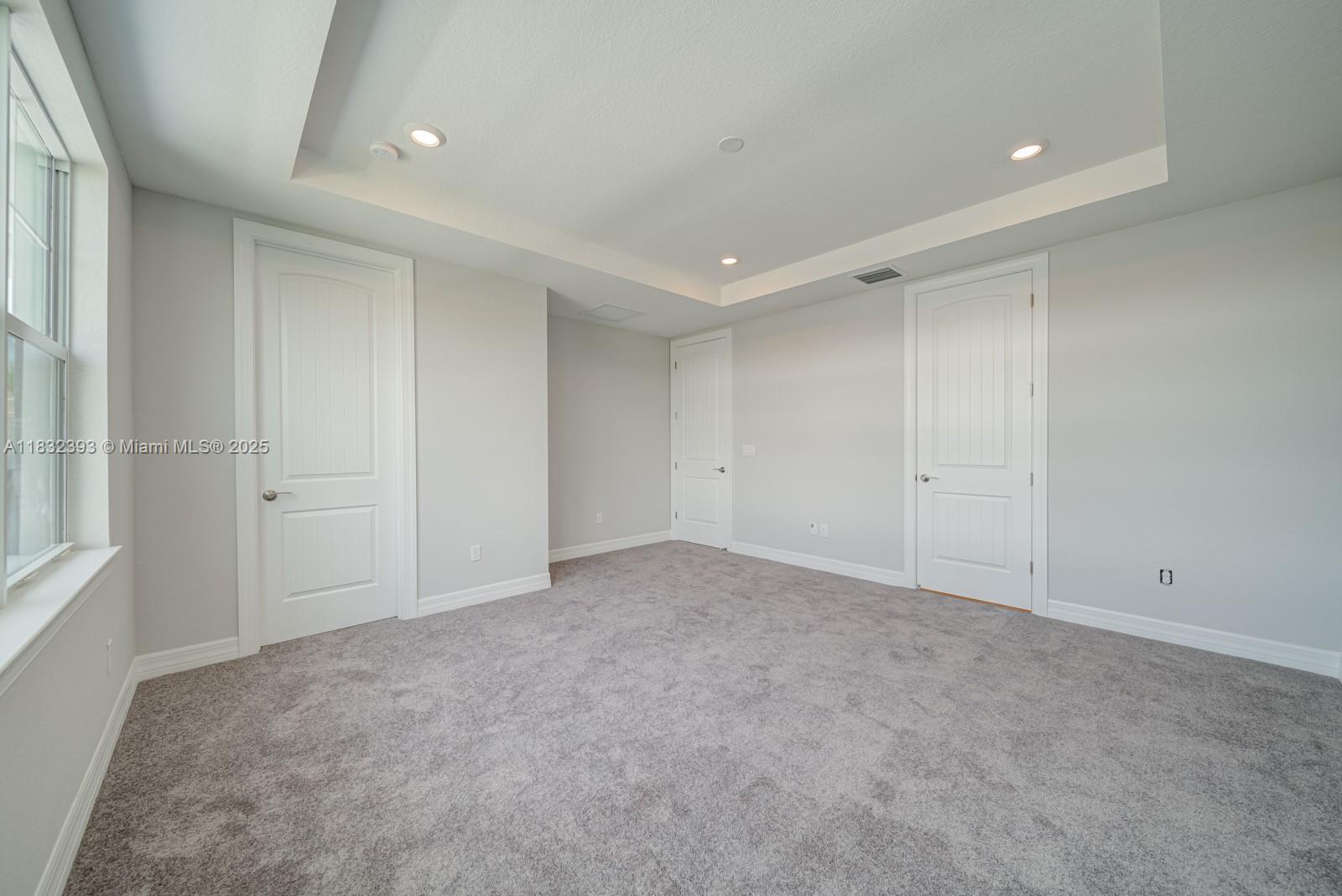 1280 Eucalyptus Drive, Unit 4 Hollywood, FL 33021 - Photo 5 of 36 a view of an empty room