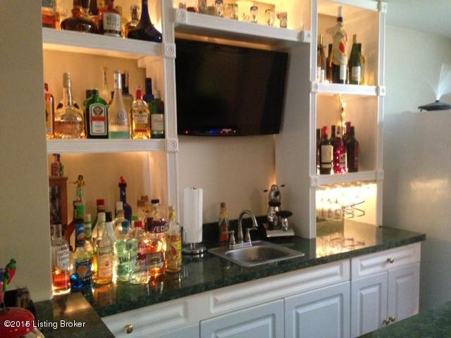 1415 Twin Ridge Road Lyndon, KY 40242 - Photo 27 of 36 photo (80)
