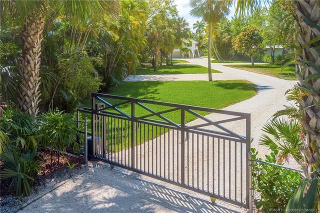 $9,750 | 3564 Southeast Old St Lucie Boulevard, Stuart, FL 34996