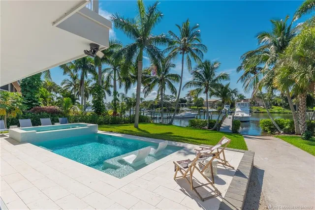 $9,750 | 3564 Southeast Old St Lucie Boulevard, Stuart, FL 34996