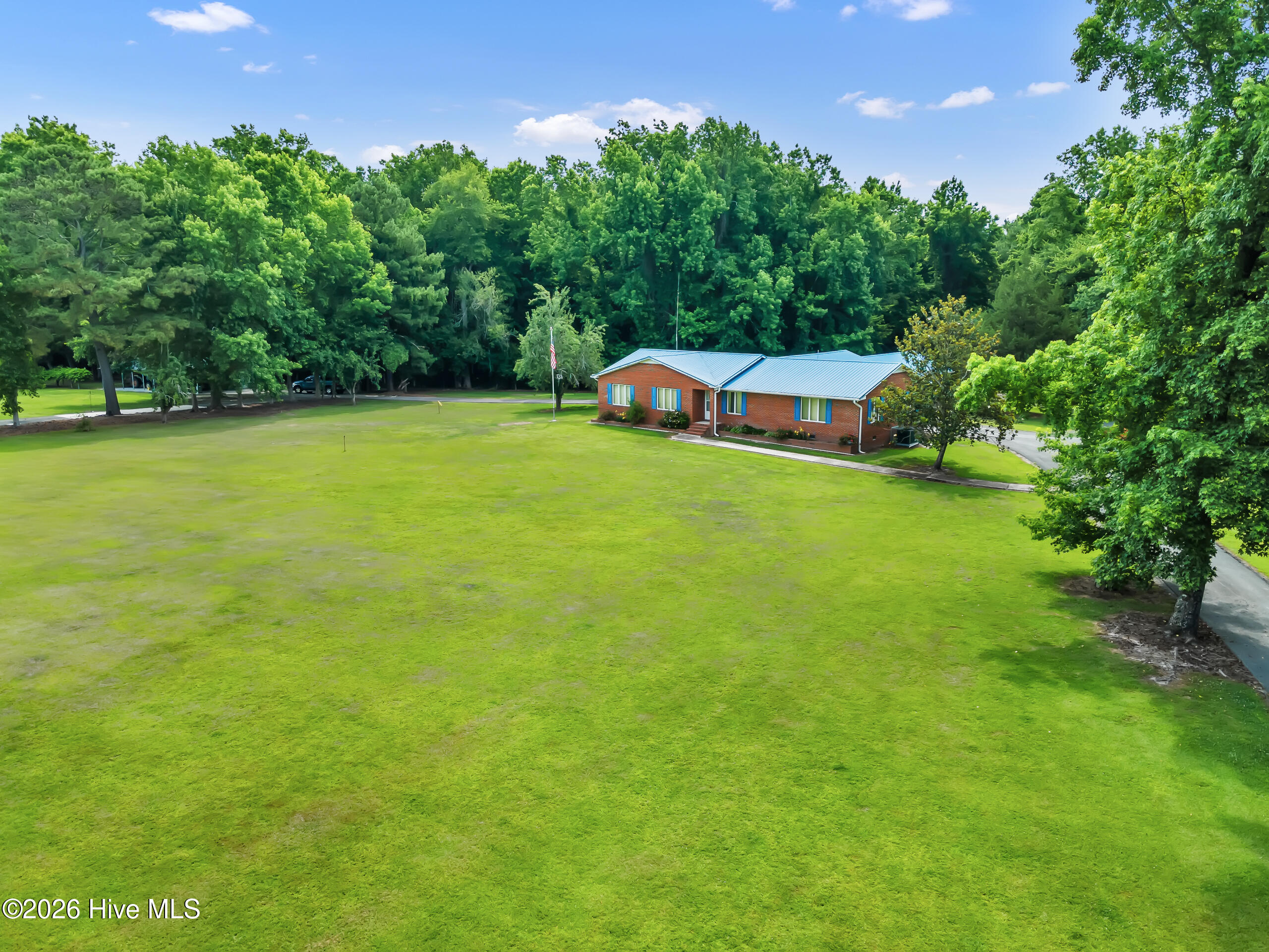 612 Parkertown Road Hubert, NC 28539 - Photo 5 of 57