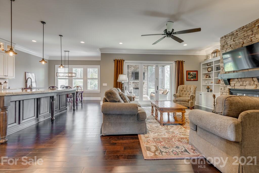 612 Zinnia Way Tega Cay, SC 29708 - Photo 11 of 48 Gallery Image 11