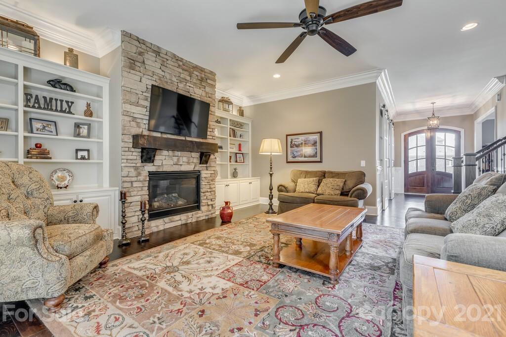 612 Zinnia Way Tega Cay, SC 29708 - Photo 14 of 48 Gallery Image 14