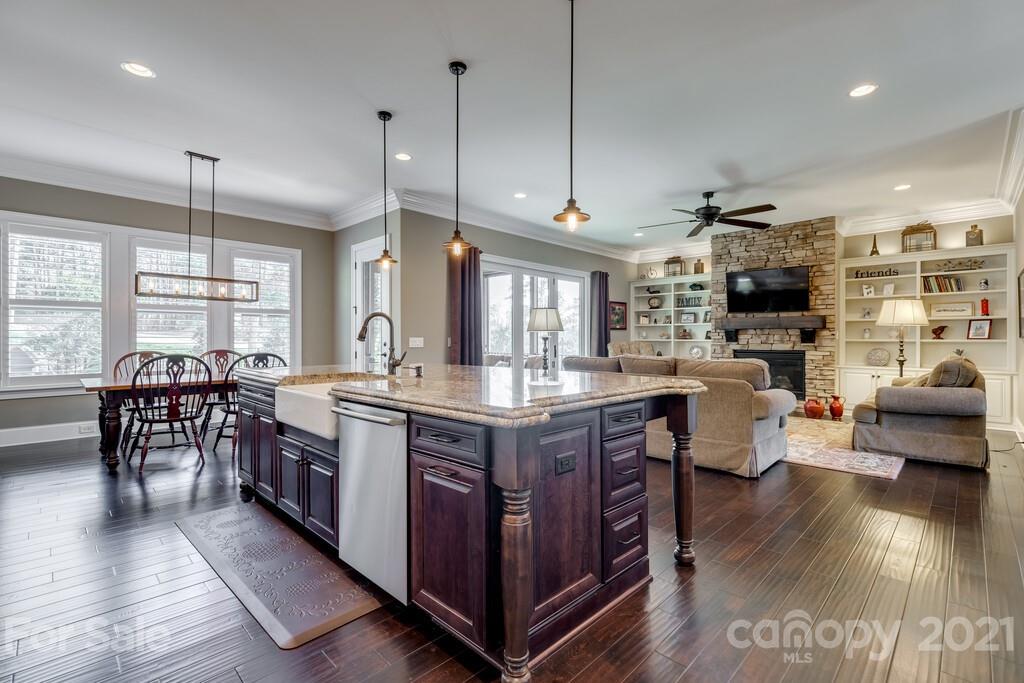 612 Zinnia Way Tega Cay, SC 29708 - Photo 18 of 48 Gallery Image 18