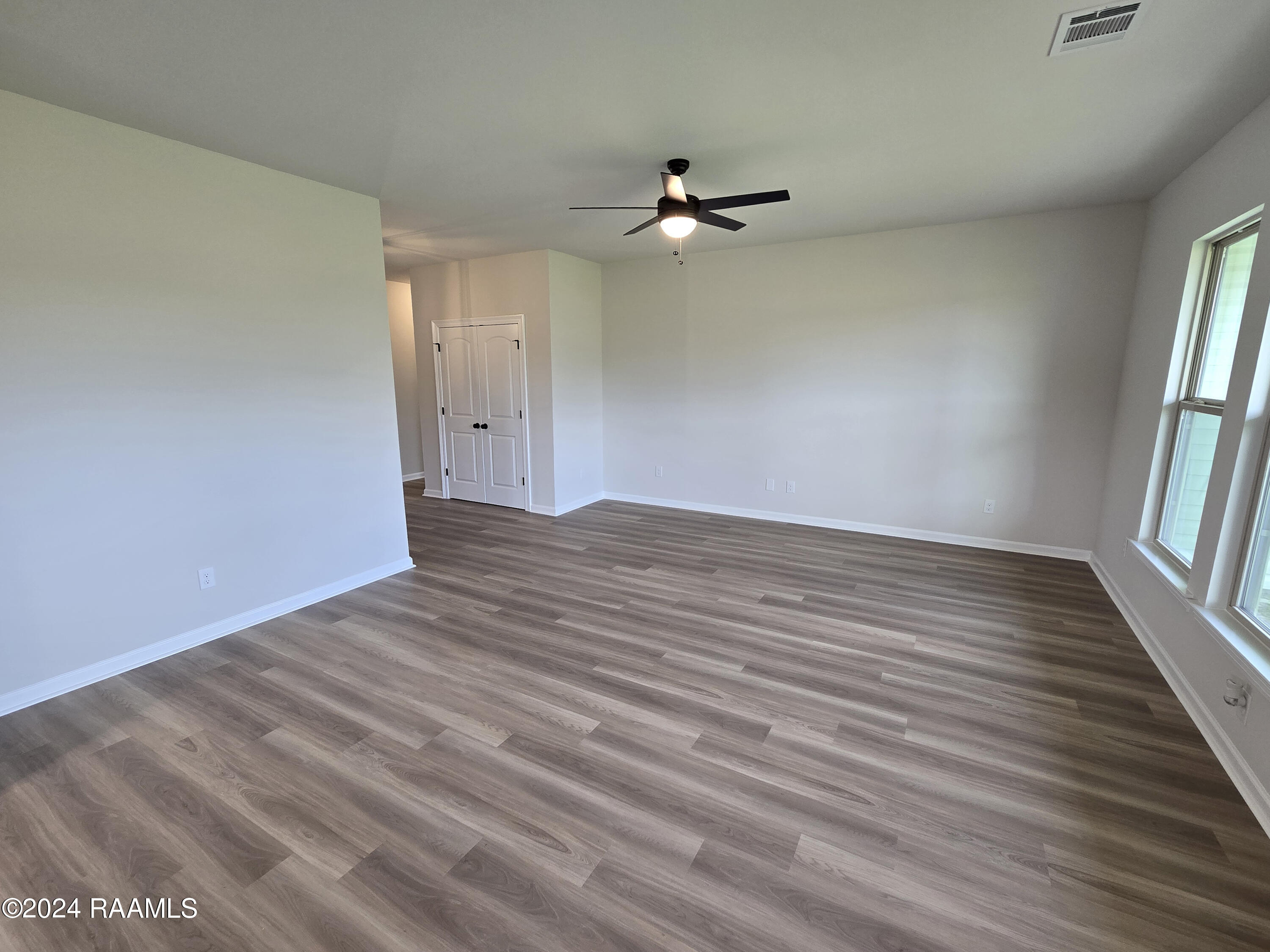 211 Barnsley Drive Duson, LA 70529 - Photo 2 of 7 LIVING ROOM