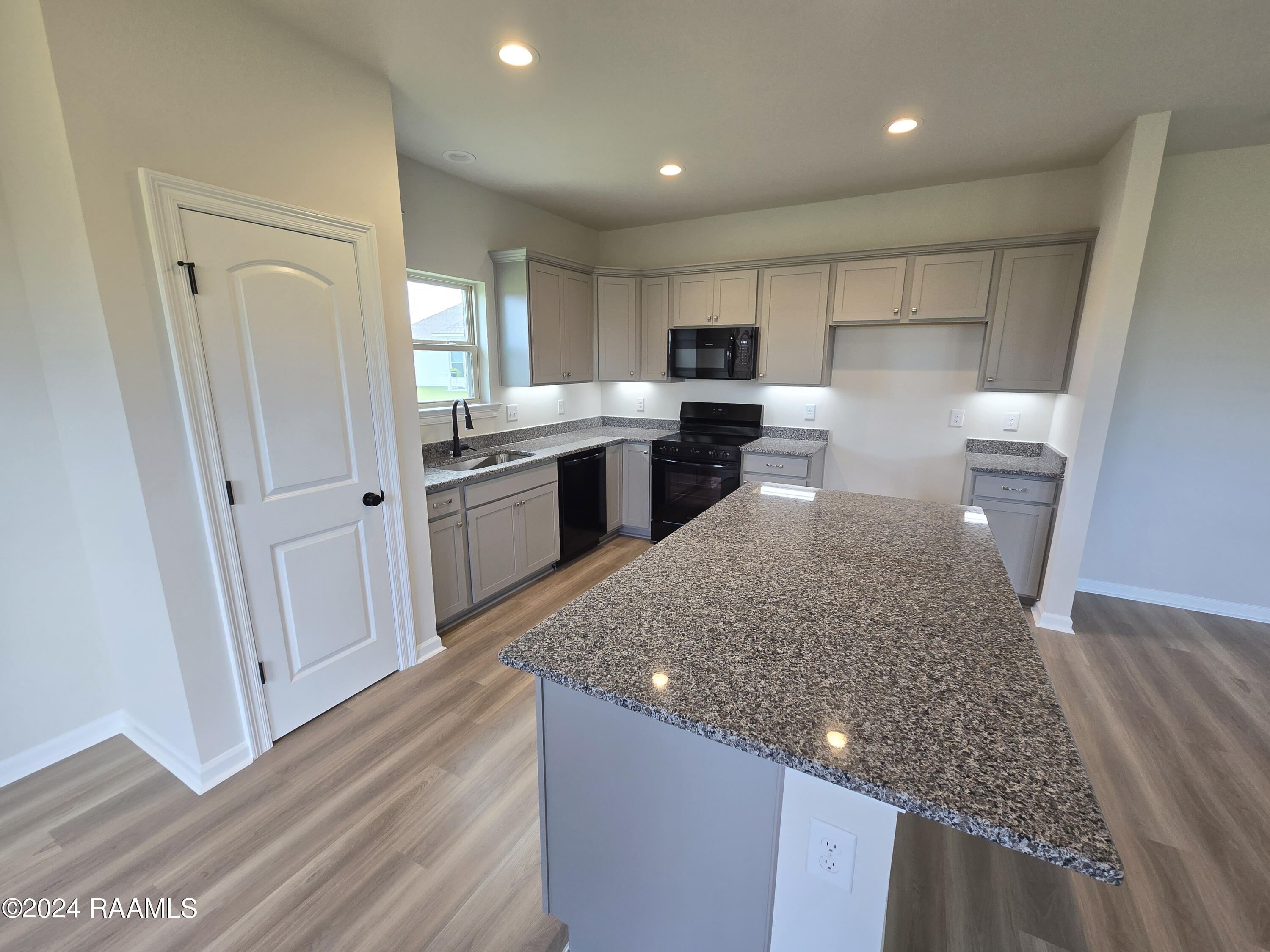 211 Barnsley Drive Duson, LA 70529 - Photo 3 of 7 KITCHEN