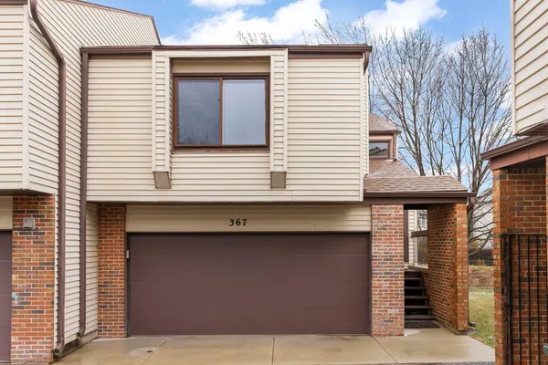 $340,000 | 367 Juniper Tree Court, Hoffman Estates, IL 60169
