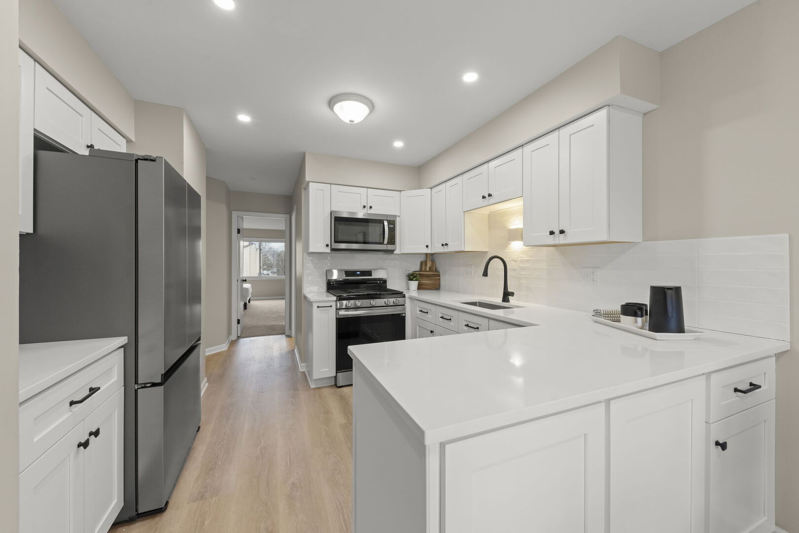 367 Juniper Tree Court Hoffman Estates, IL 60169 - Photo 7 of 25